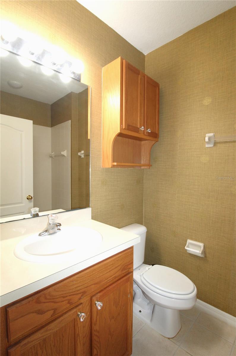 TOWNS AT LAKESIDE - Residential Lease