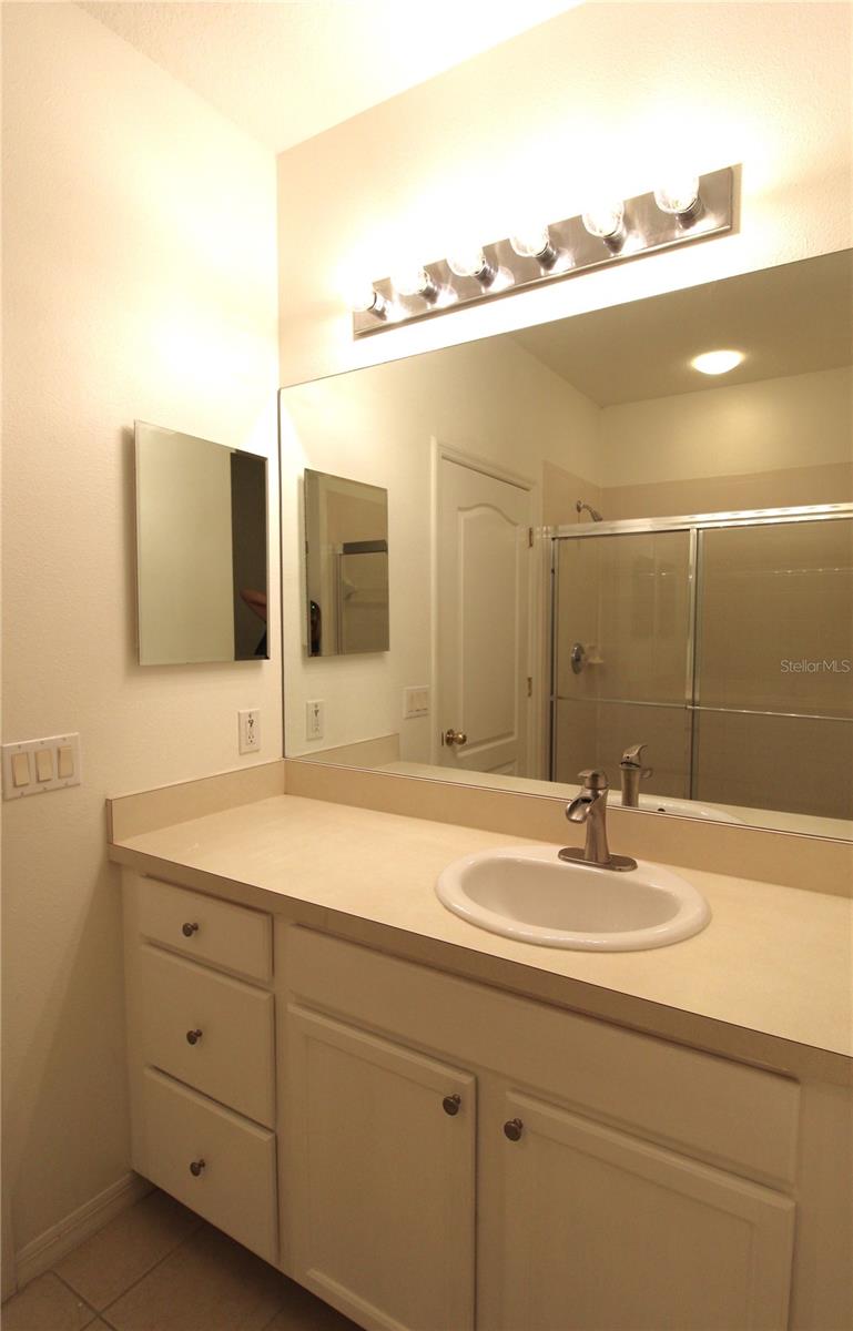 TOWNS AT LAKESIDE - Residential Lease