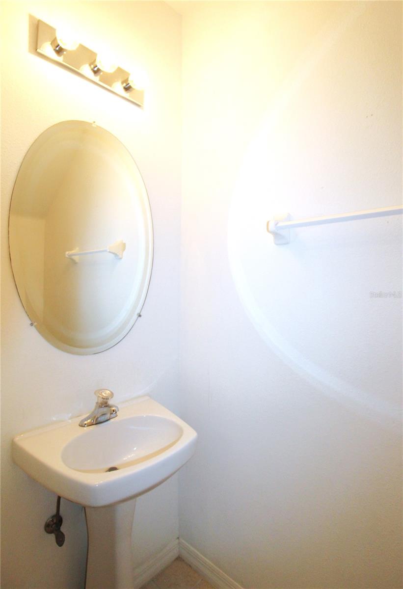 TOWNS AT LAKESIDE - Residential Lease