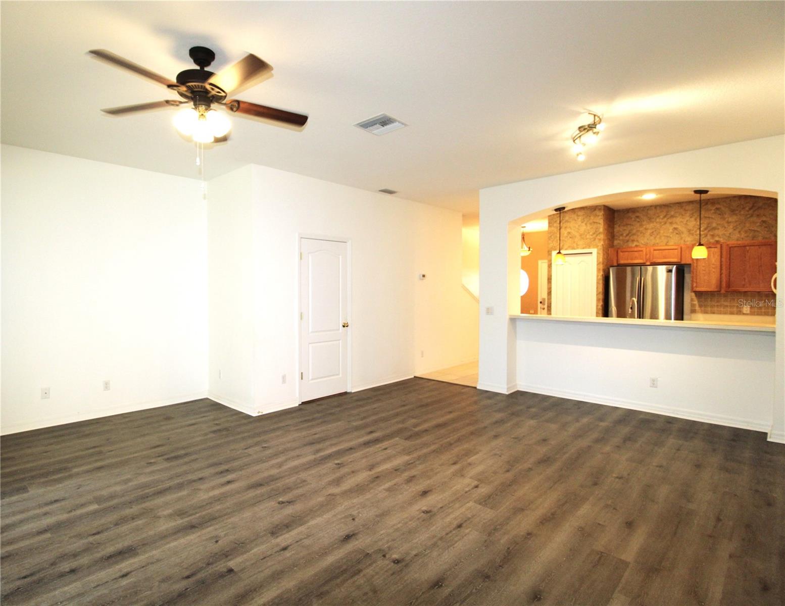 TOWNS AT LAKESIDE - Residential Lease