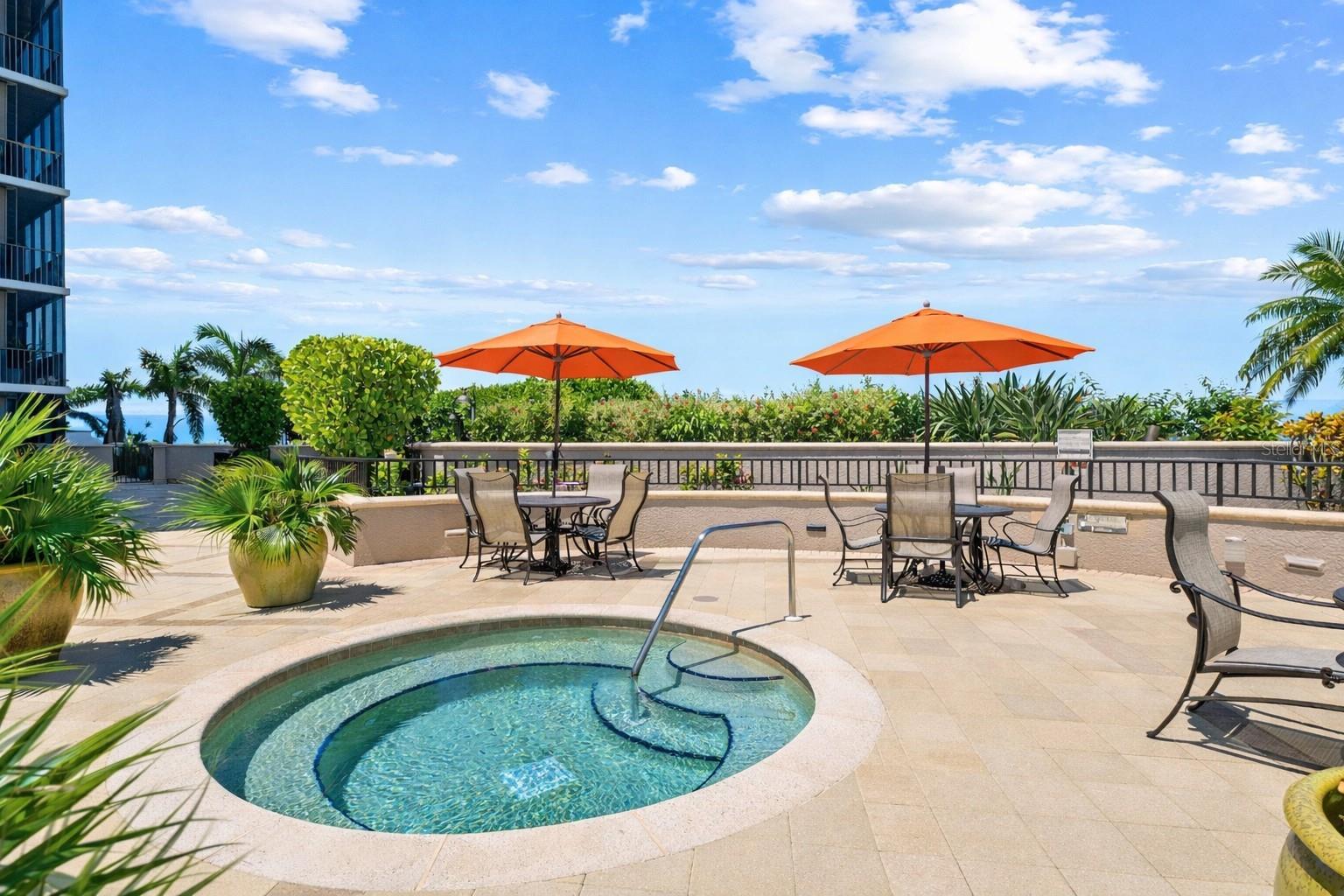 GRANDE IS TWRS 03 & 04 PH I - Residential