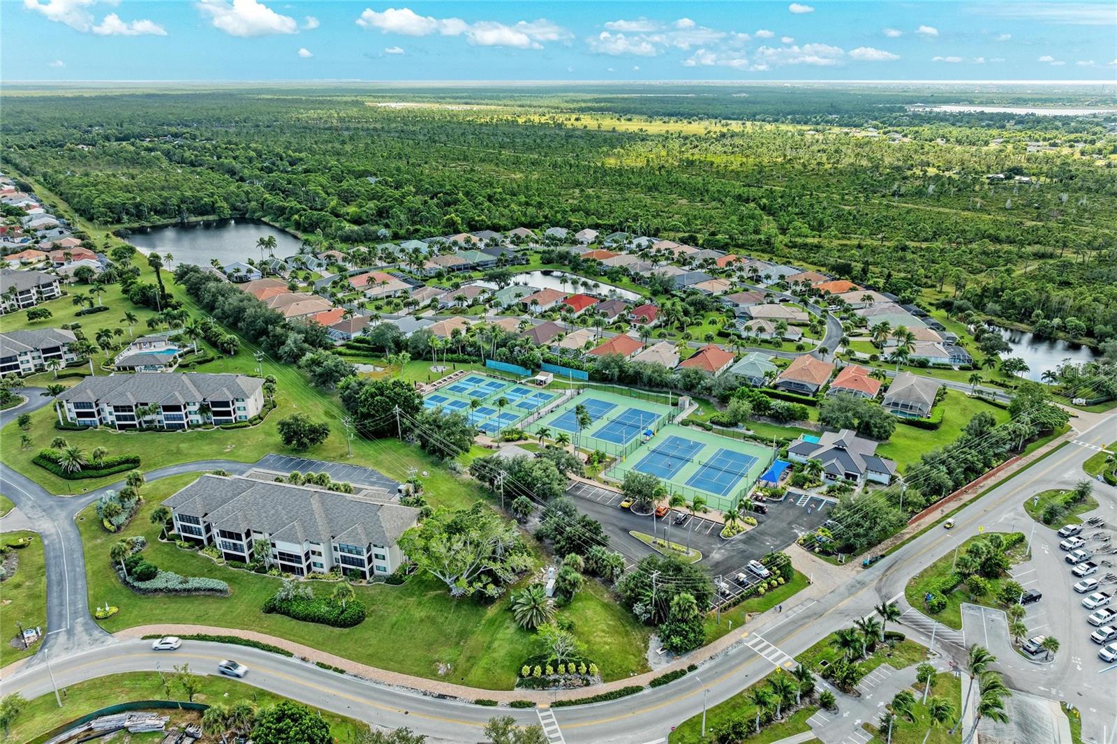 GRANDE IS TWRS 03 & 04 PH I - Residential