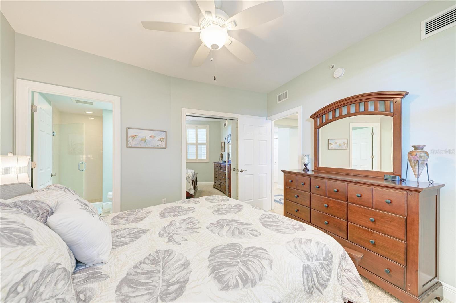 GRANDE IS TWRS 03 & 04 PH I - Residential