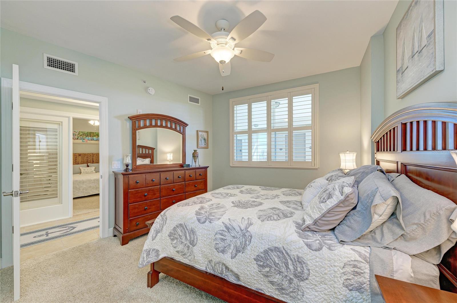 GRANDE IS TWRS 03 & 04 PH I - Residential