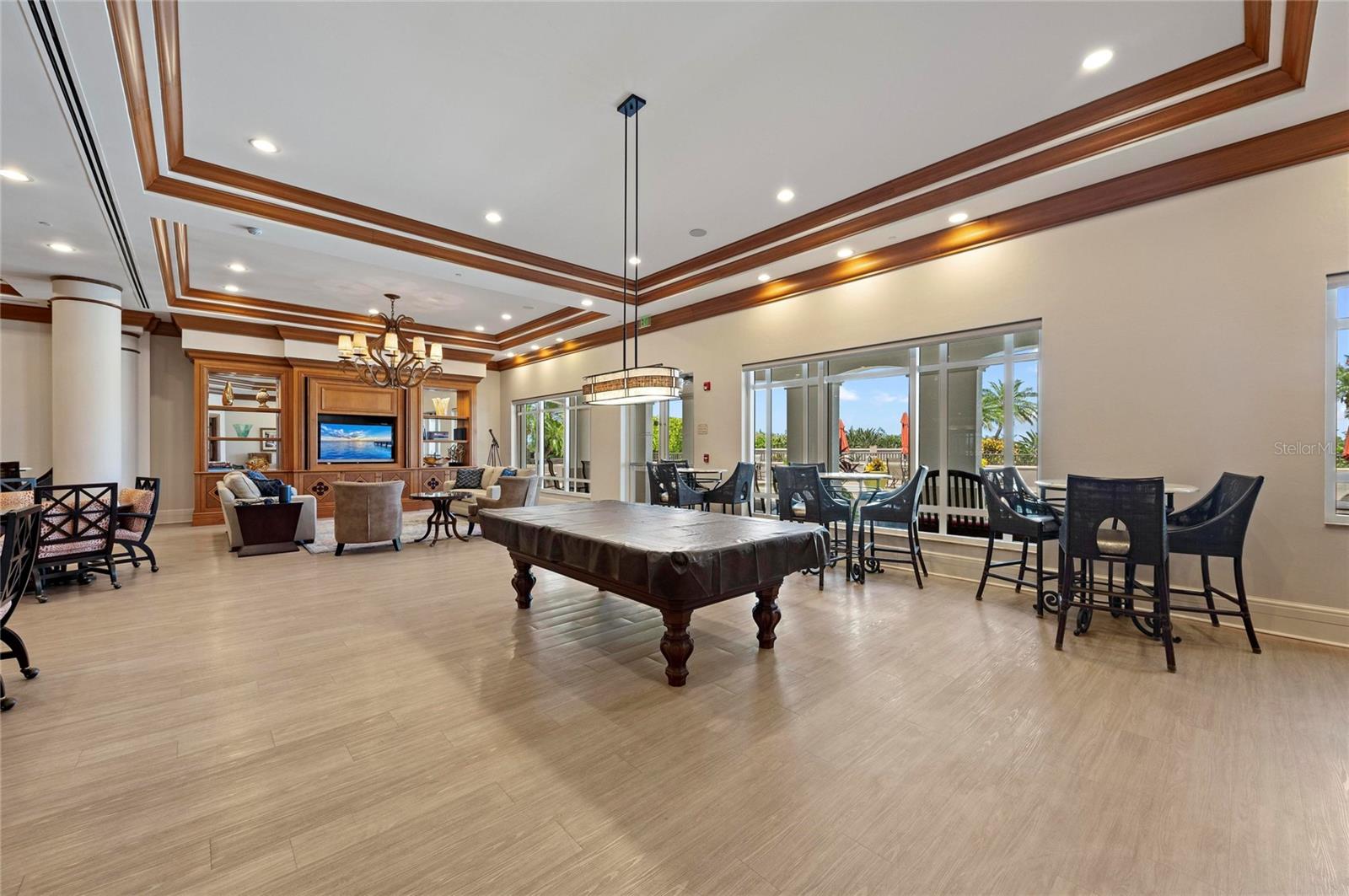 GRANDE IS TWRS 03 & 04 PH I - Residential