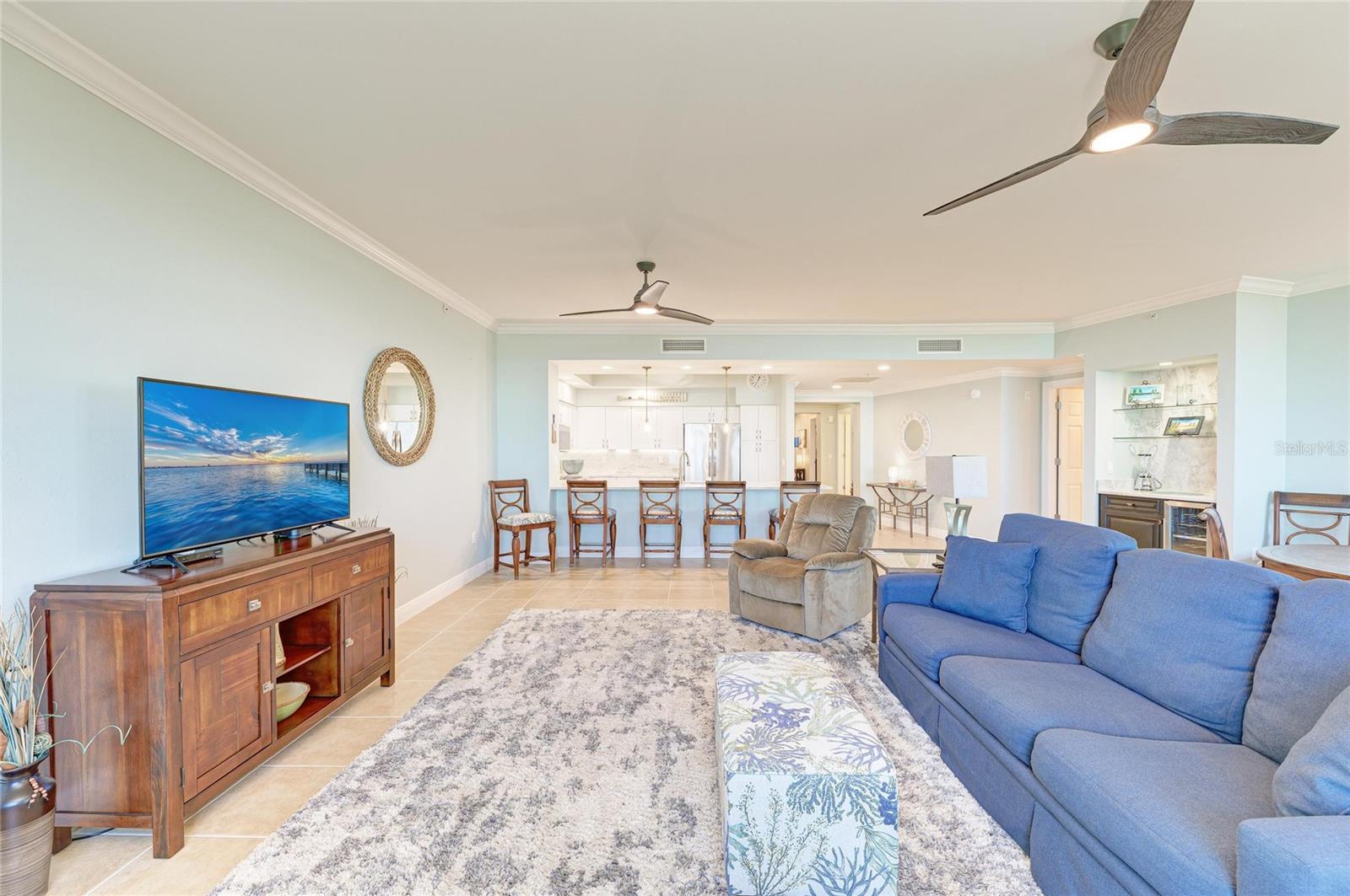 GRANDE IS TWRS 03 & 04 PH I - Residential