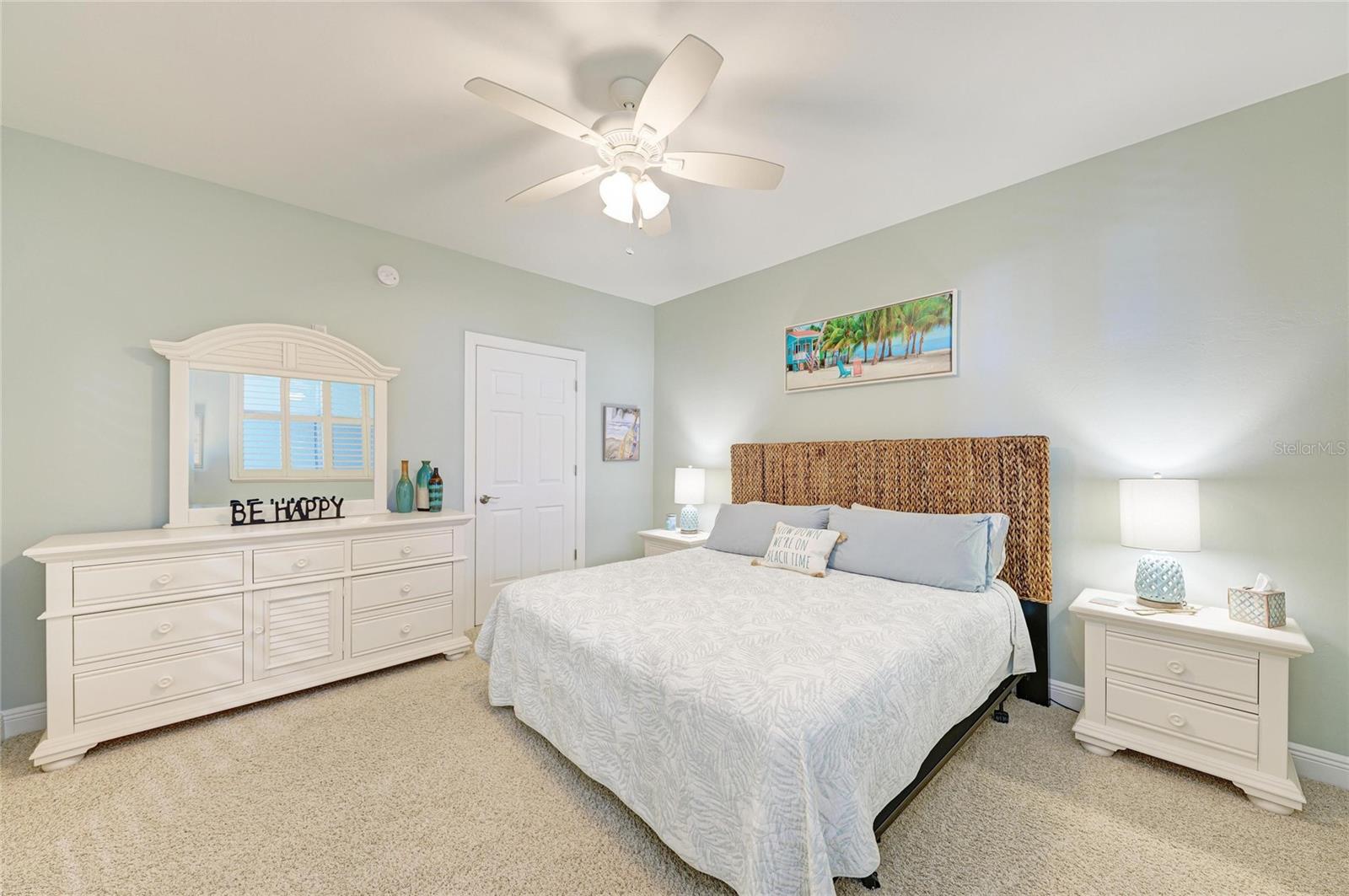 GRANDE IS TWRS 03 & 04 PH I - Residential