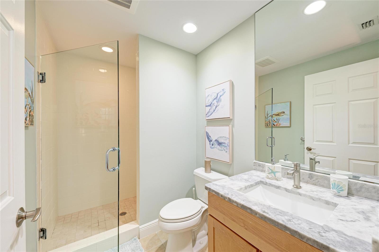 GRANDE IS TWRS 03 & 04 PH I - Residential