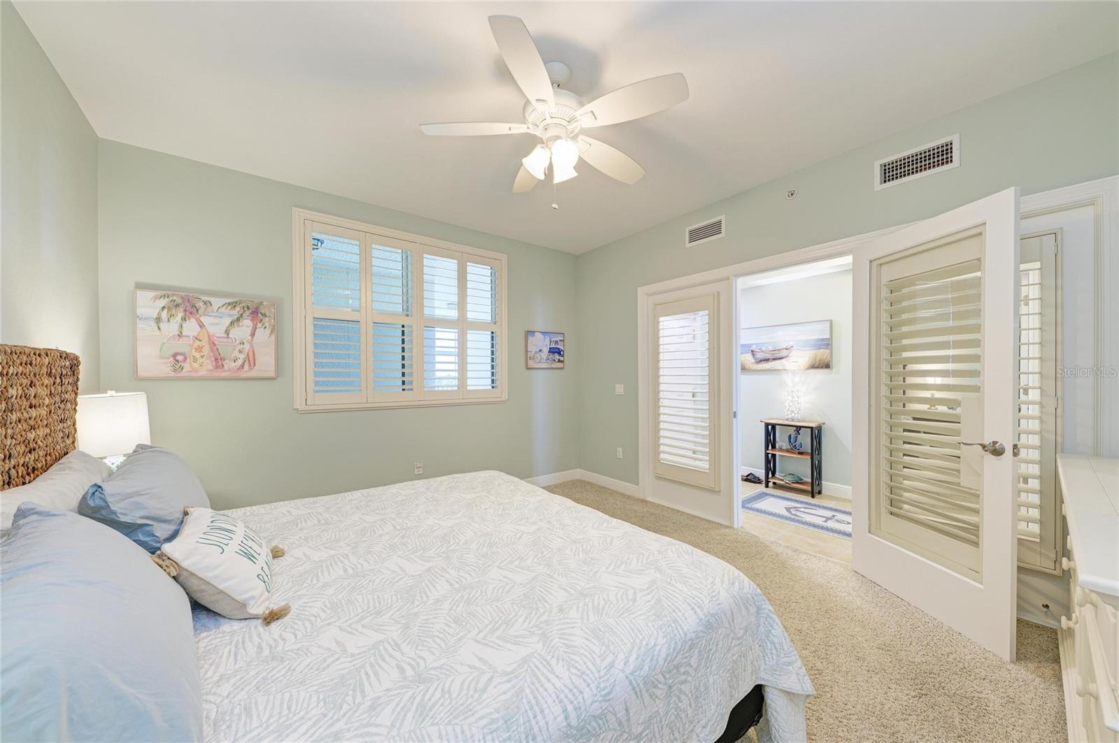 GRANDE IS TWRS 03 & 04 PH I - Residential