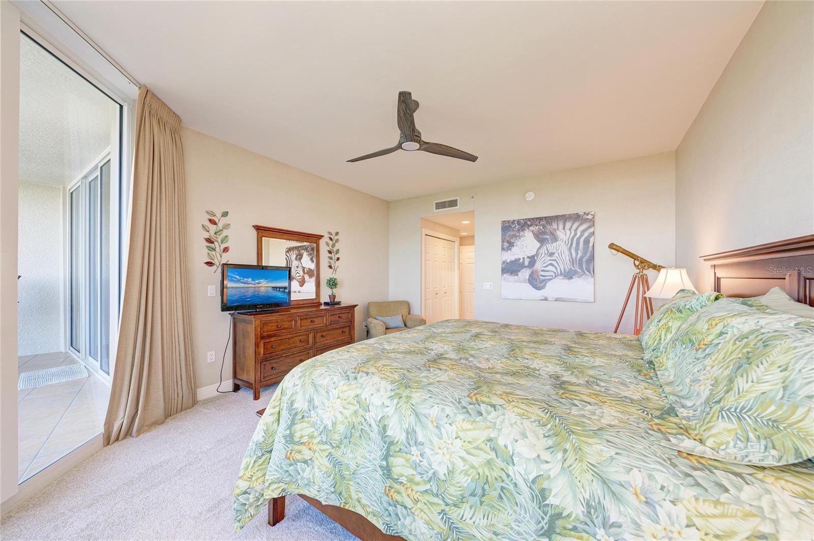 GRANDE IS TWRS 03 & 04 PH I - Residential