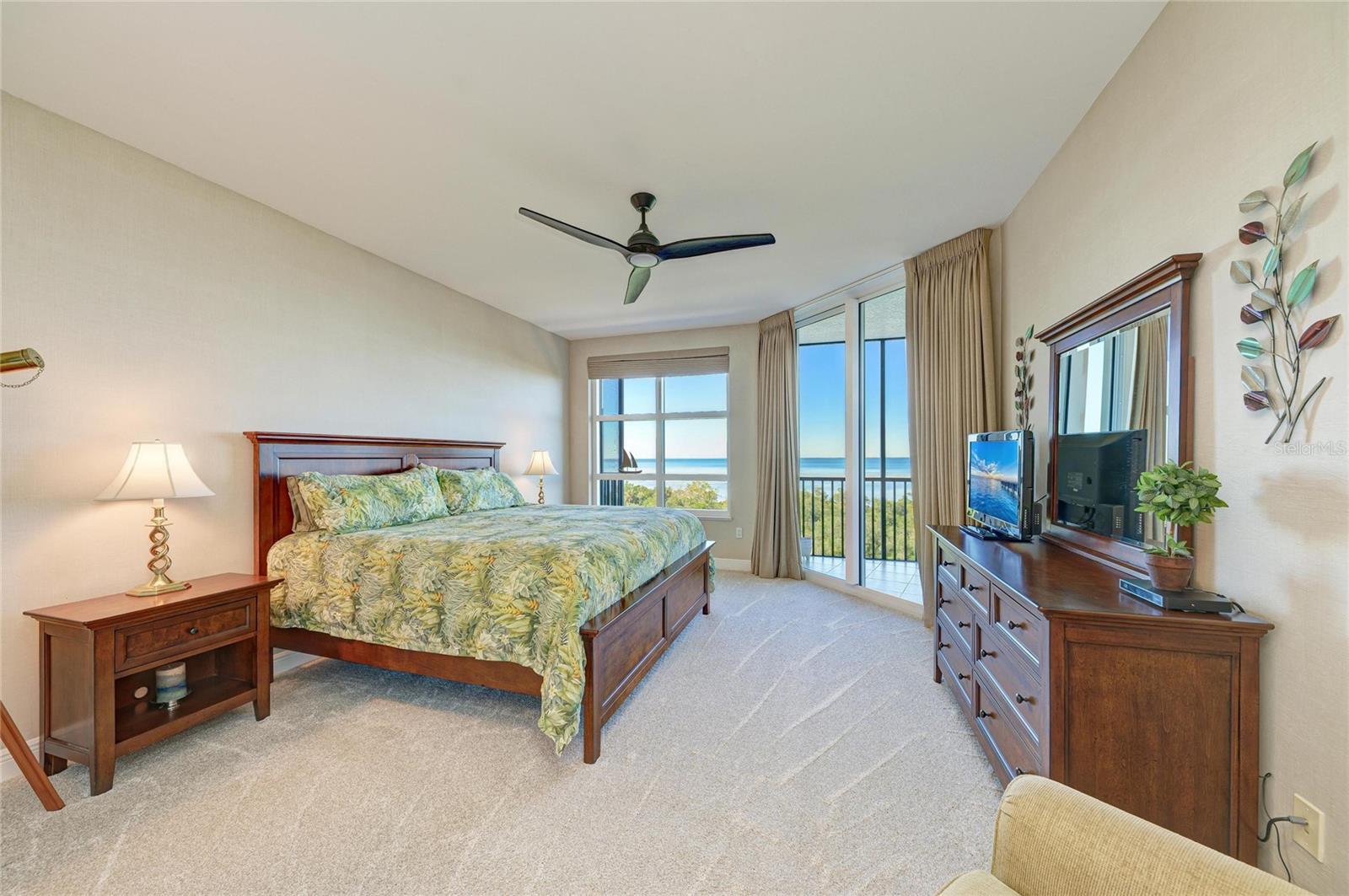 GRANDE IS TWRS 03 & 04 PH I - Residential