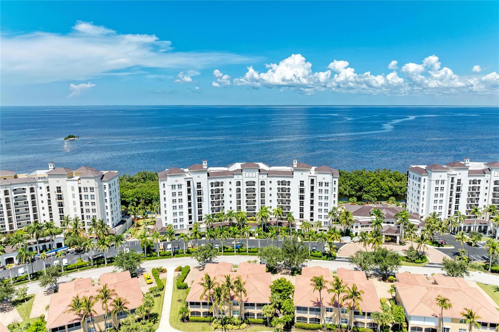 GRANDE IS TWRS 03 & 04 PH I - Residential