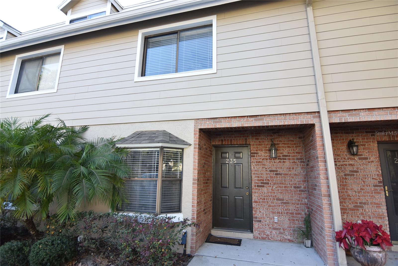 WINTER PARK: Sandlewood Creek Community - AVAILABLE AUGUST 15th!! Welcome home to this great 3 bedroom, 3.5 bath, 3 story townhome in Winter Park. The kitchen is open, light and bright with all appliances, a breakfast bar and is open to the living room/dining area. The living room features a fireplace and sliding glass doors that open out onto the screened porch. Downstairs you will also find the half bath for guests. The primary bedroom is located on the third floor and features a private balcony with wooded view and walk-in shower stall. The other 2 bedrooms and bathrooms are upstairs on the second floor.
The Sandlewood Creek community offers a pool and playground for the residents to use. Conveniently located Park Avenue, I-4, Sunrail or Downtown Orlando.
EQUAL HOUSING OPPORTUNITY