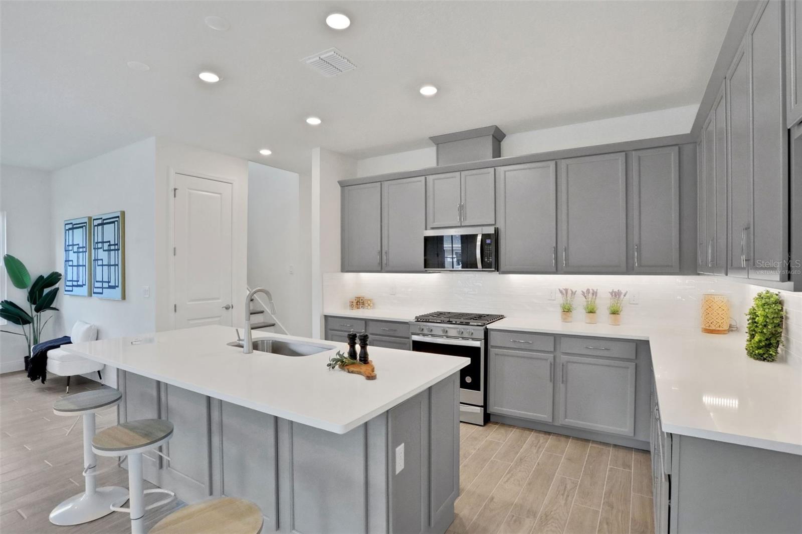 BUNGALOW WALK LAKEWOOD RANCH NEIGHBORHOOD - Residential