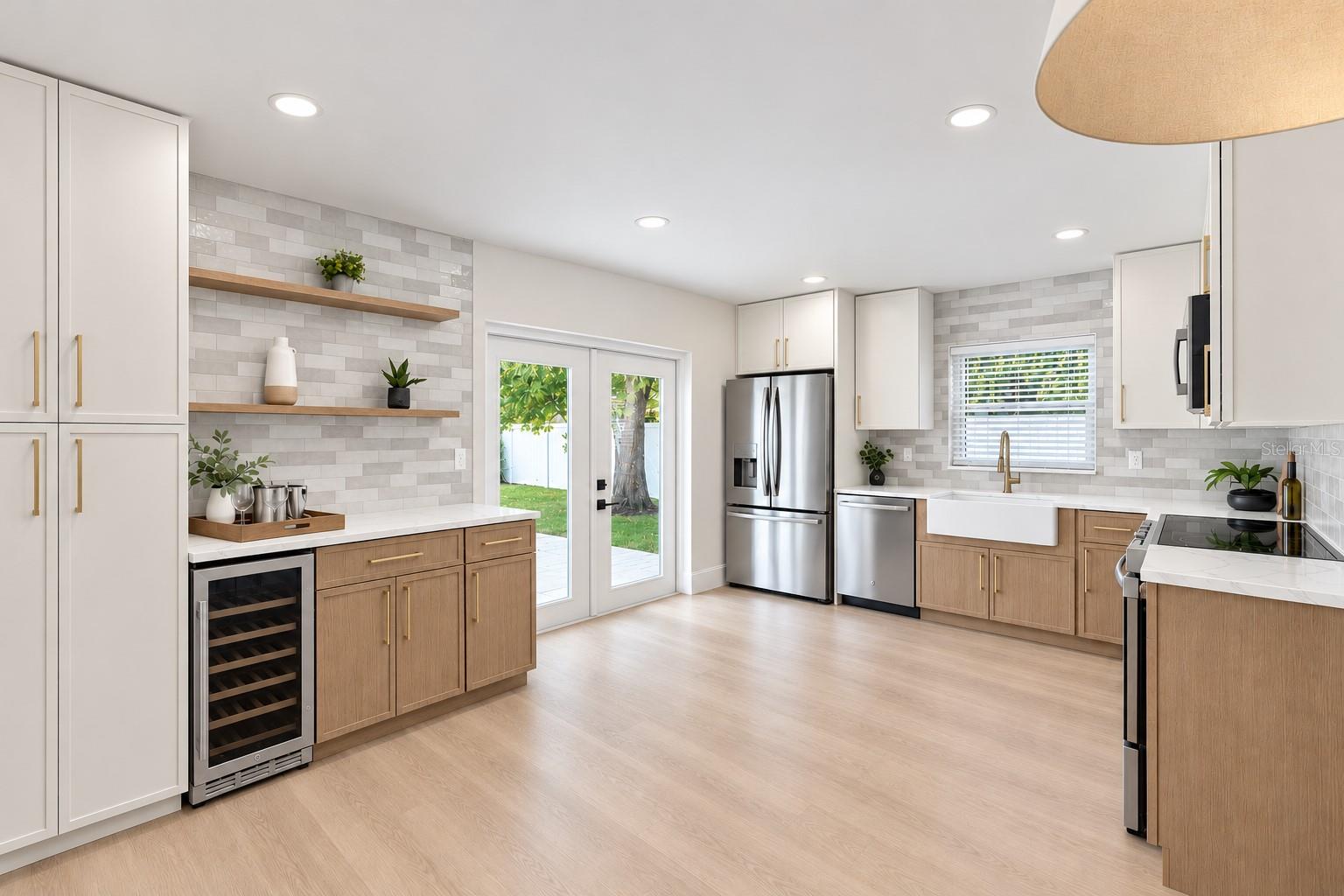 1613 GREENWOOD DRIVE