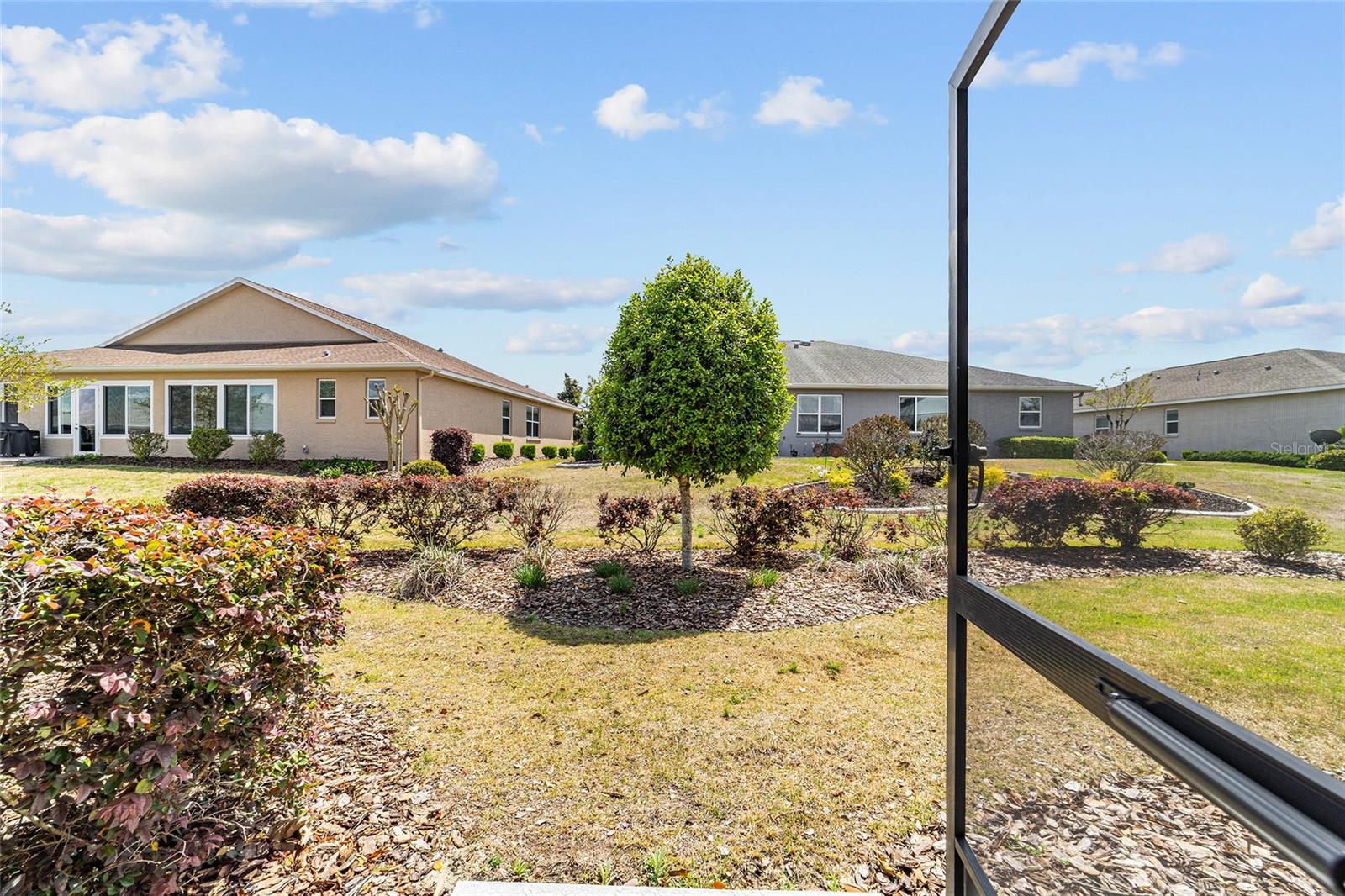 ON TOP OF THE WORLD - AVALON - Residential