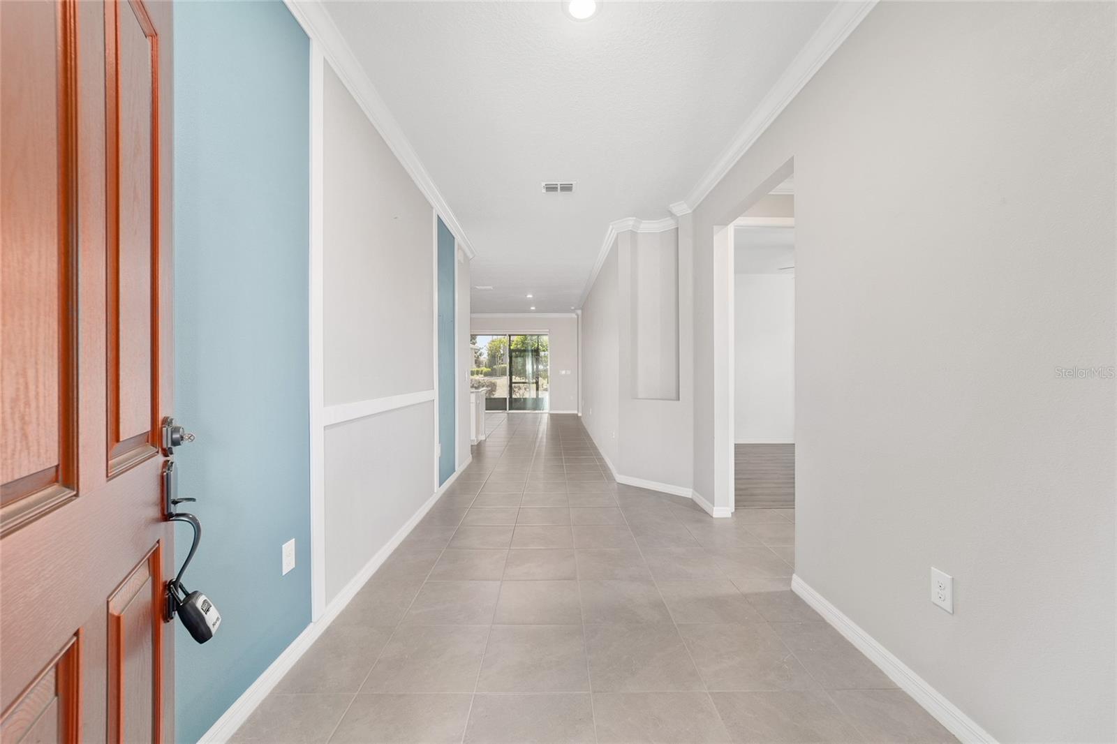 ON TOP OF THE WORLD - AVALON - Residential