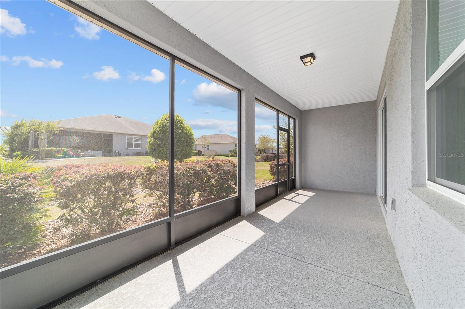 ON TOP OF THE WORLD - AVALON - Residential