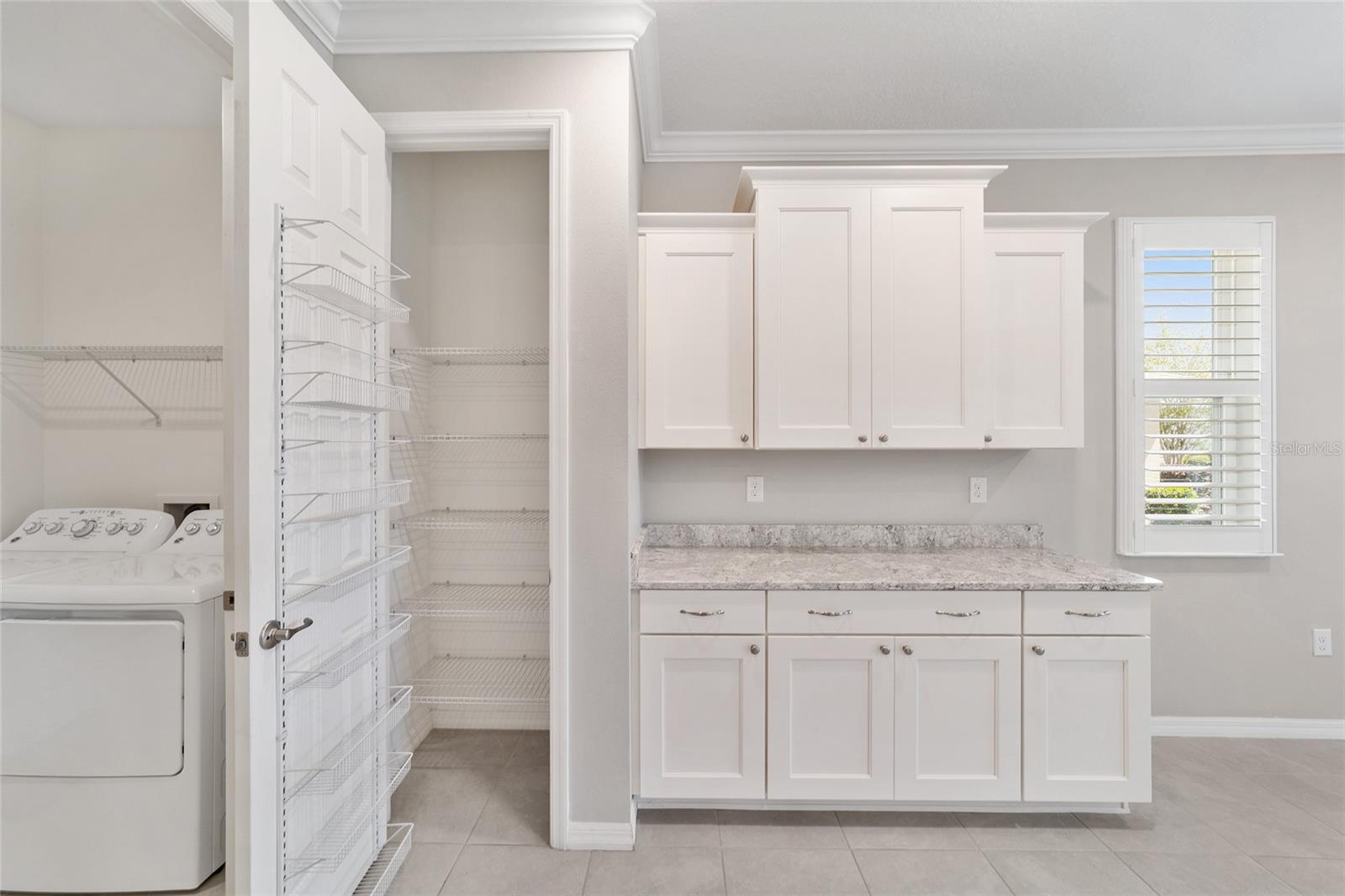 ON TOP OF THE WORLD - AVALON - Residential