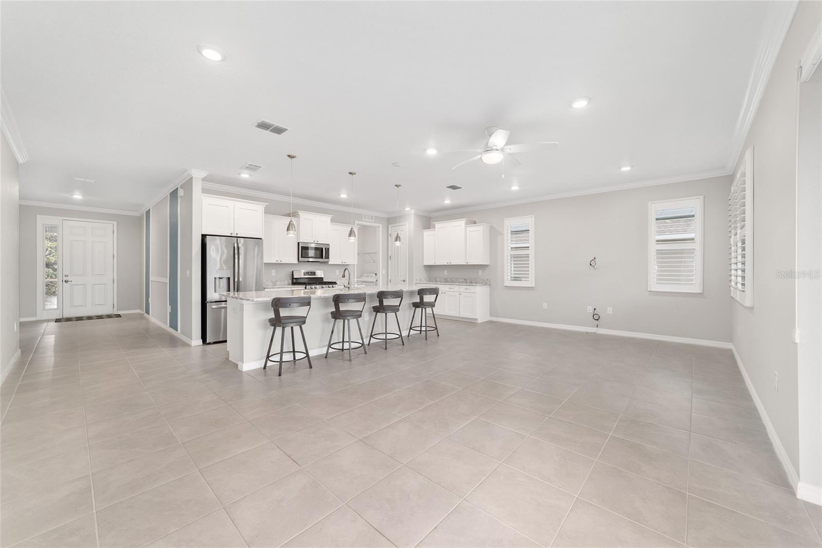 ON TOP OF THE WORLD - AVALON - Residential