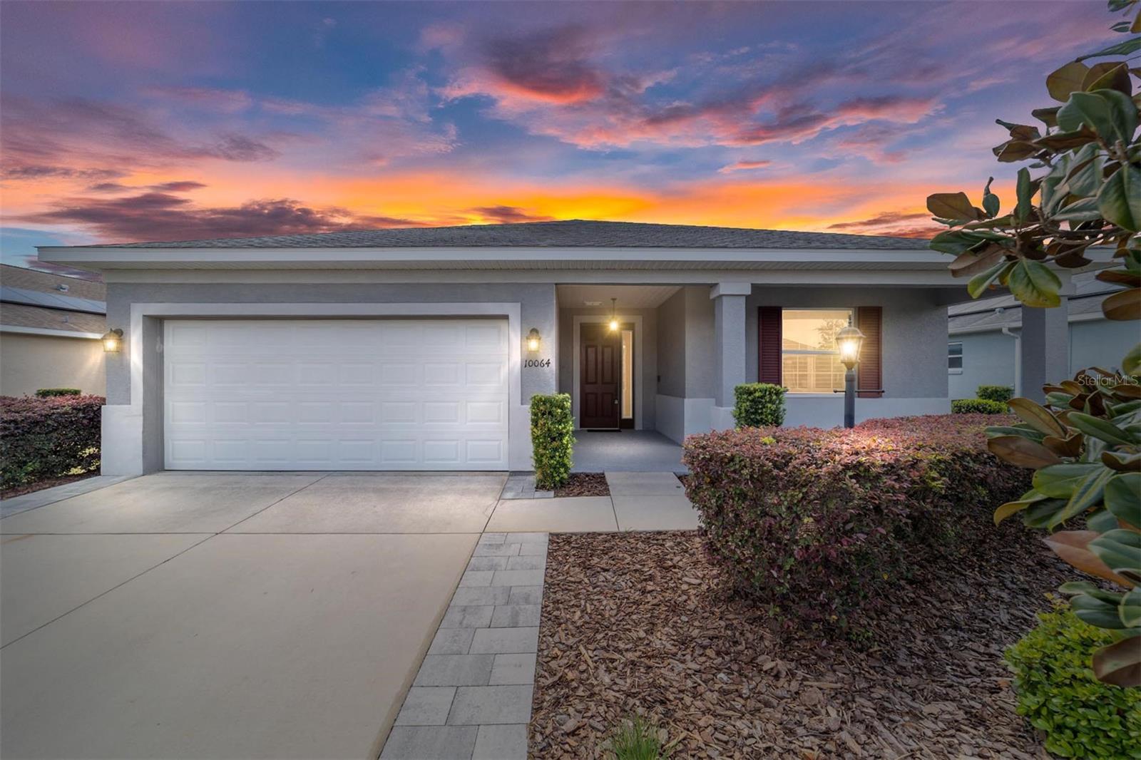 ON TOP OF THE WORLD - AVALON - Residential