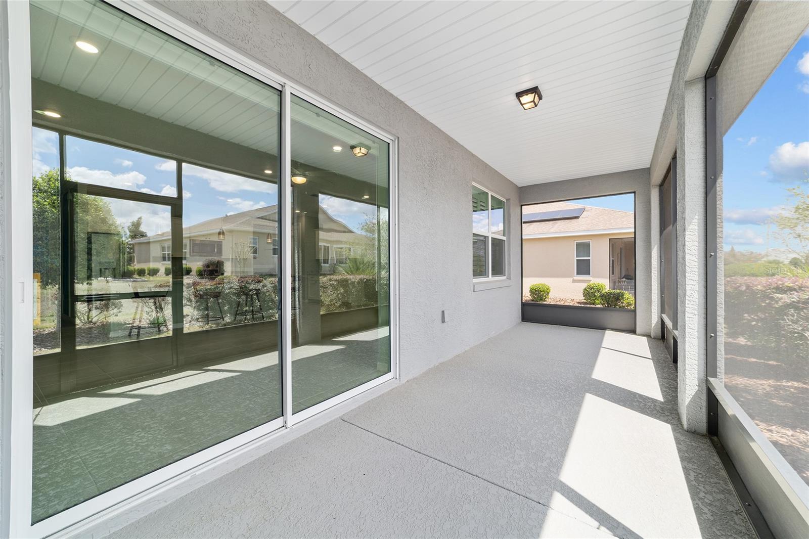 ON TOP OF THE WORLD - AVALON - Residential