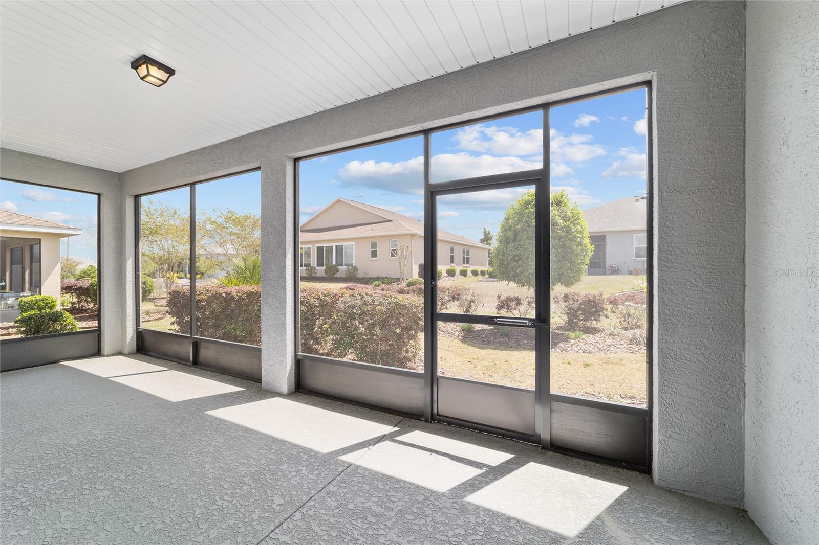 ON TOP OF THE WORLD - AVALON - Residential