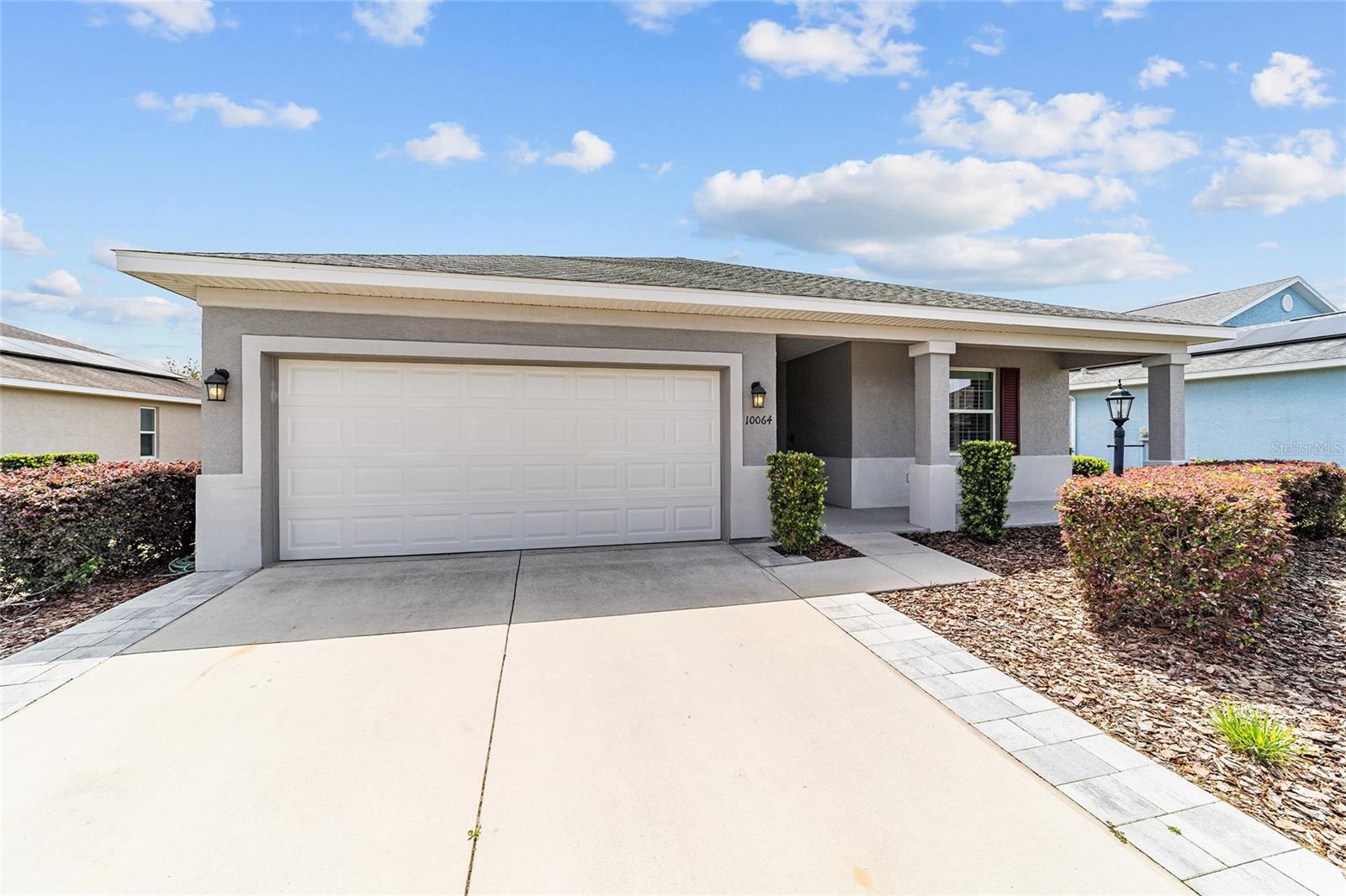 ON TOP OF THE WORLD - AVALON - Residential