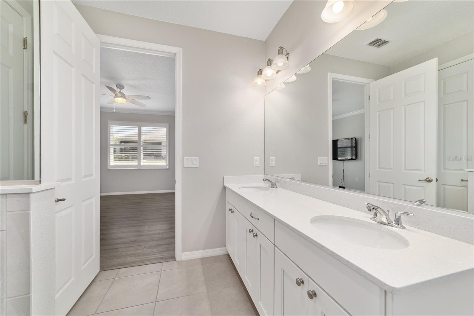 ON TOP OF THE WORLD - AVALON - Residential