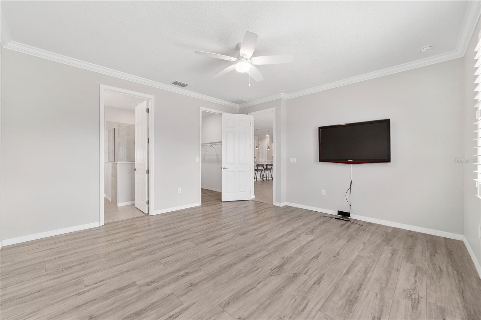 ON TOP OF THE WORLD - AVALON - Residential