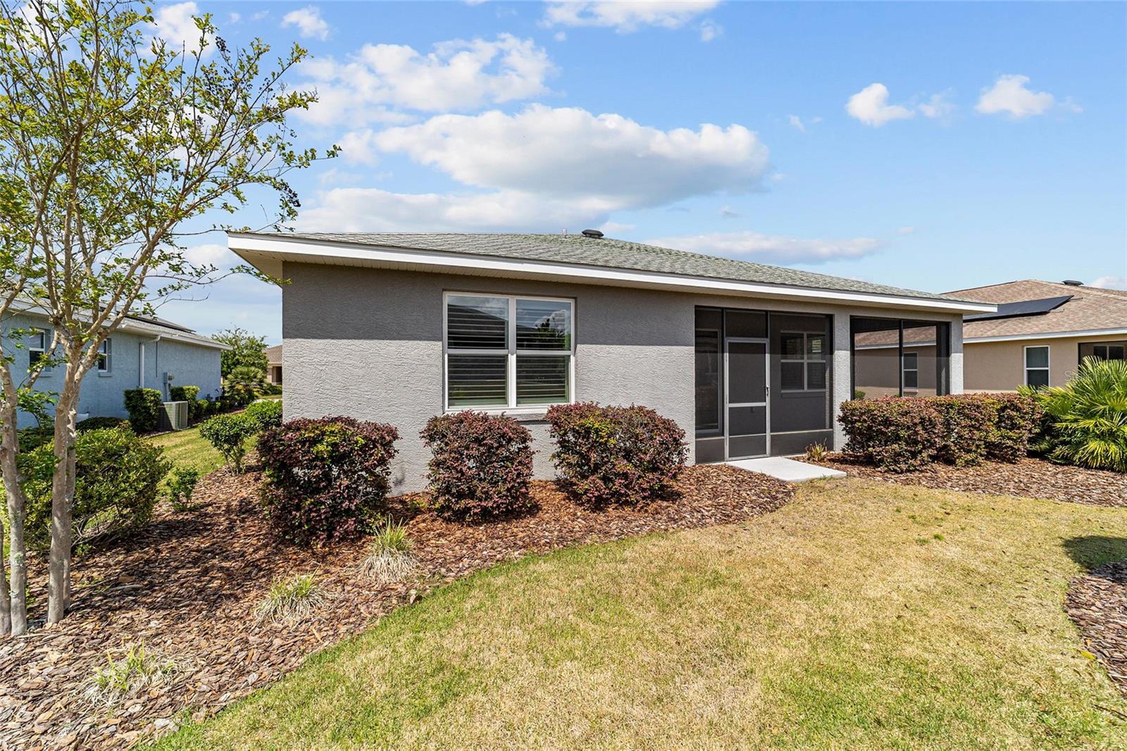 ON TOP OF THE WORLD - AVALON - Residential