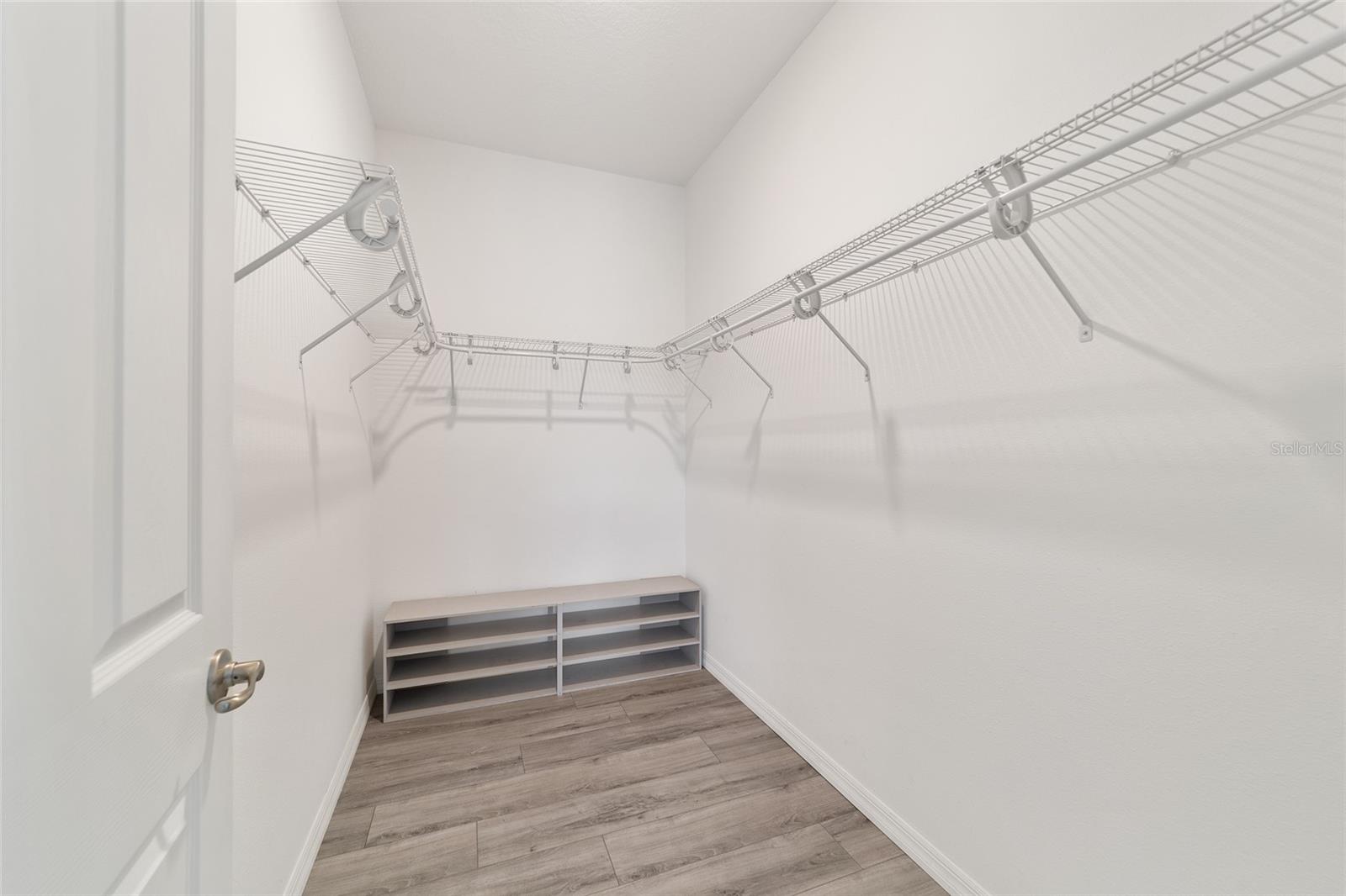 ON TOP OF THE WORLD - AVALON - Residential