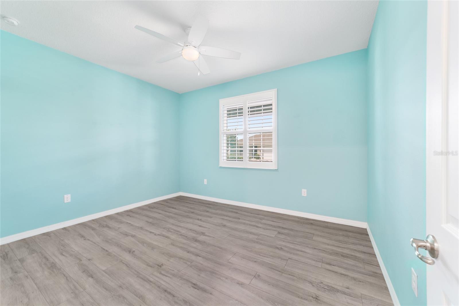 ON TOP OF THE WORLD - AVALON - Residential