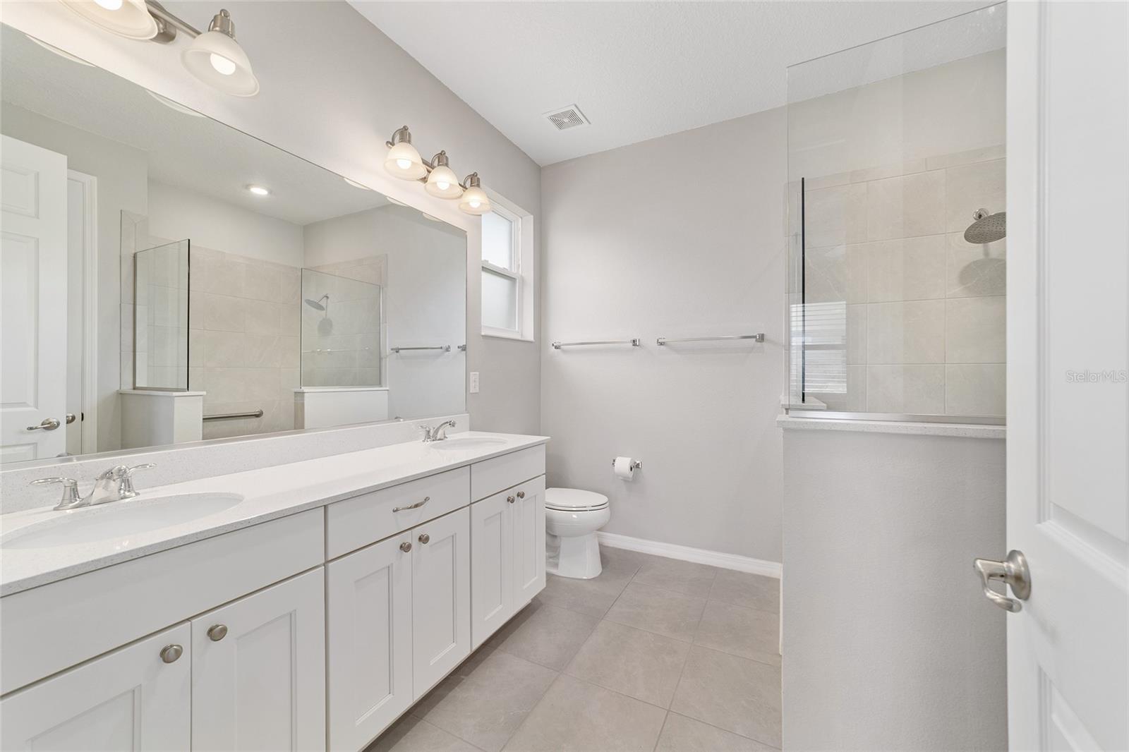 ON TOP OF THE WORLD - AVALON - Residential