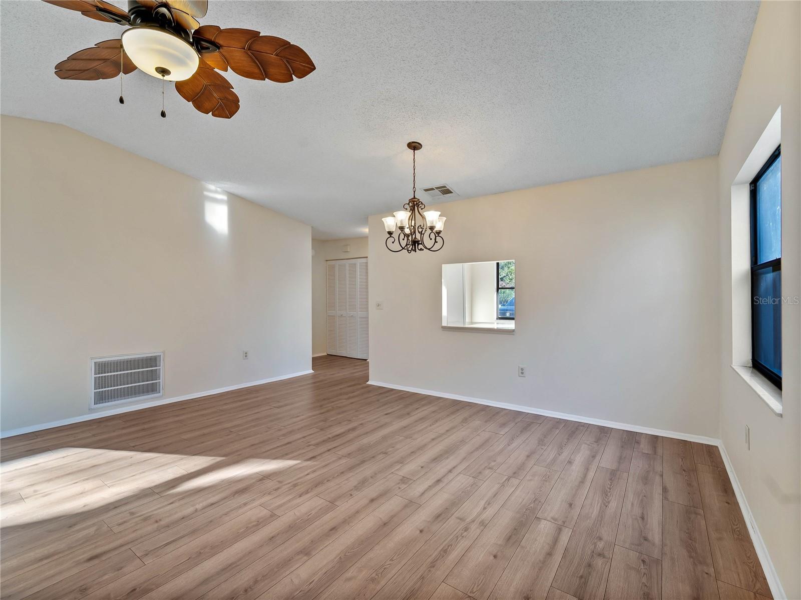 VILLAGE OAKS SEC B - Residential