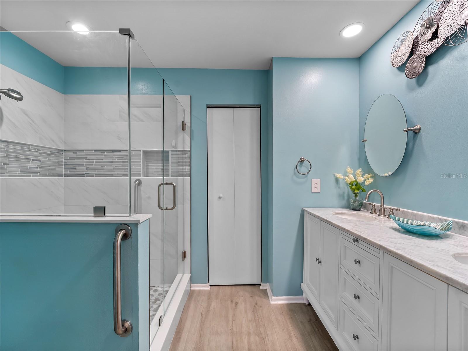 VILLAGE OAKS SEC B - Residential