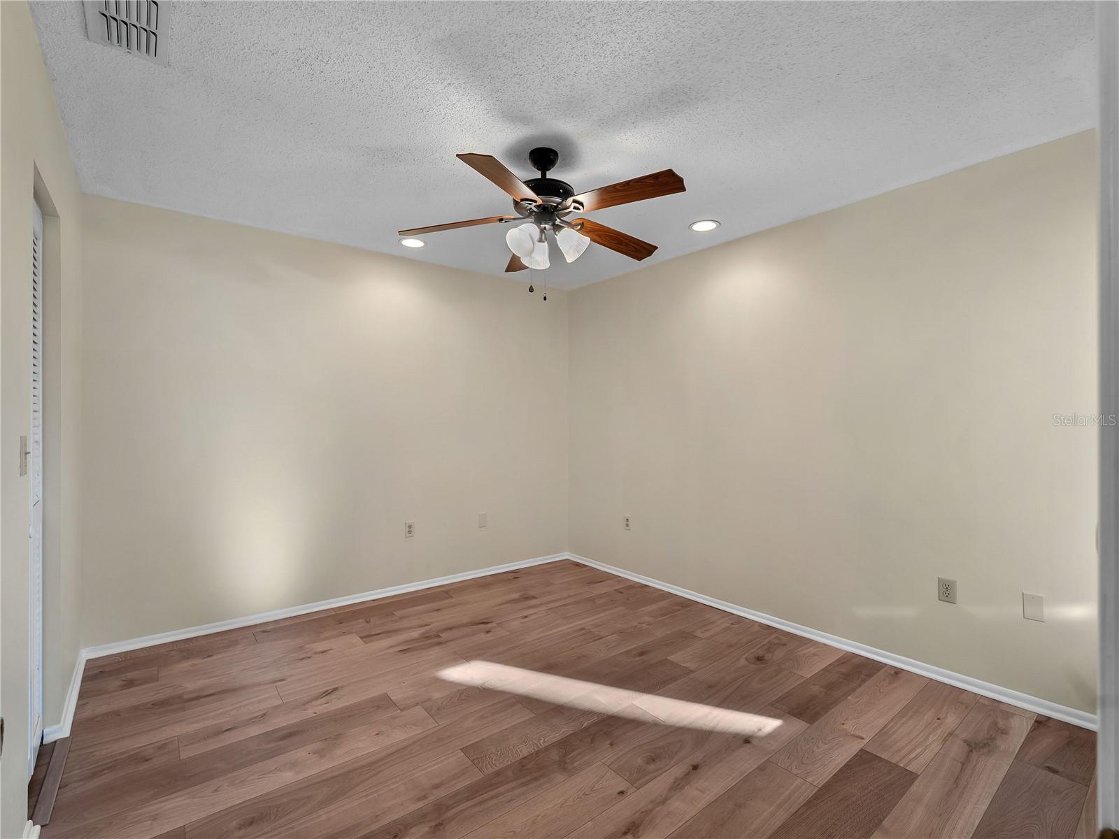 VILLAGE OAKS SEC B - Residential