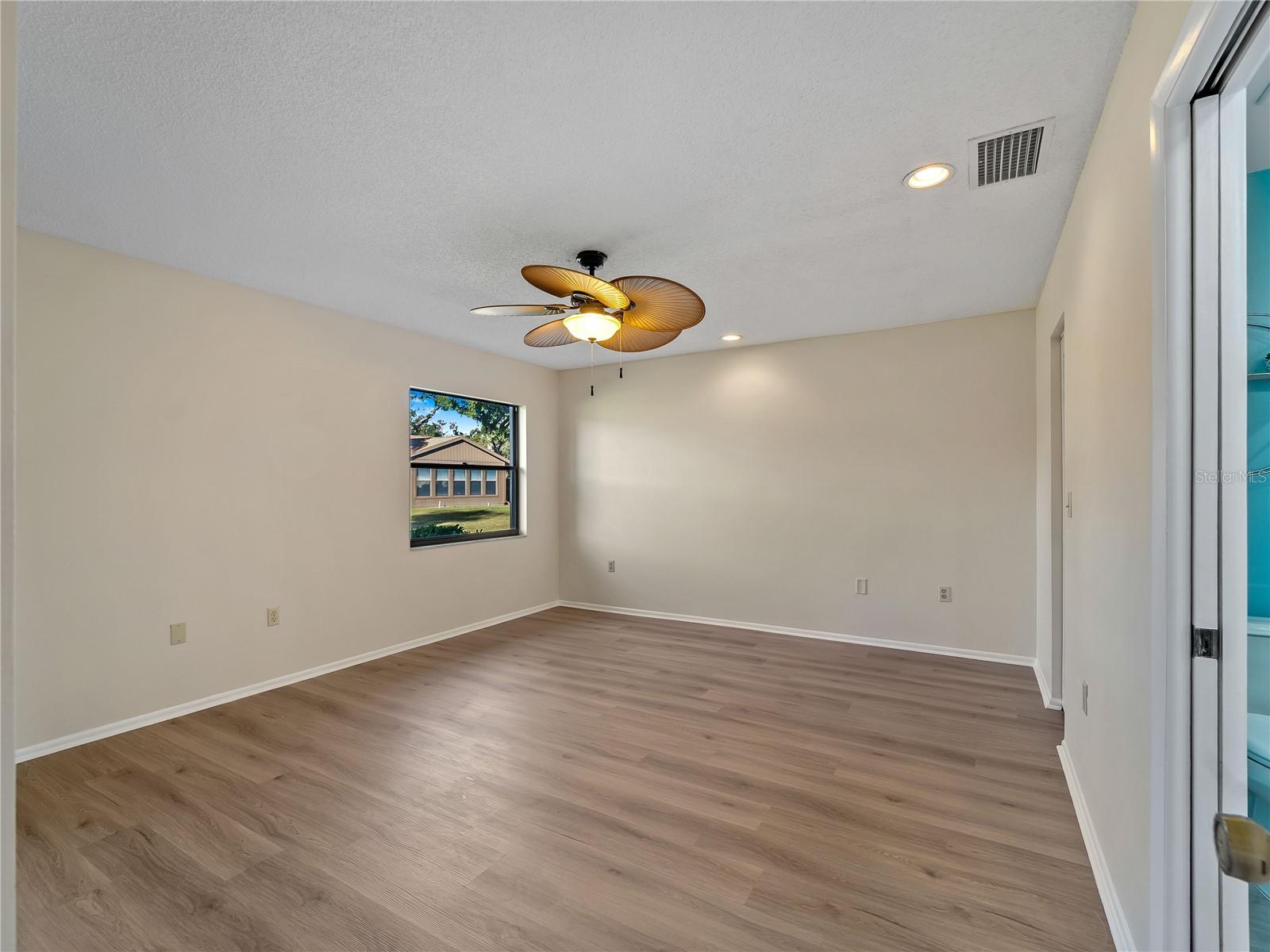 VILLAGE OAKS SEC B - Residential