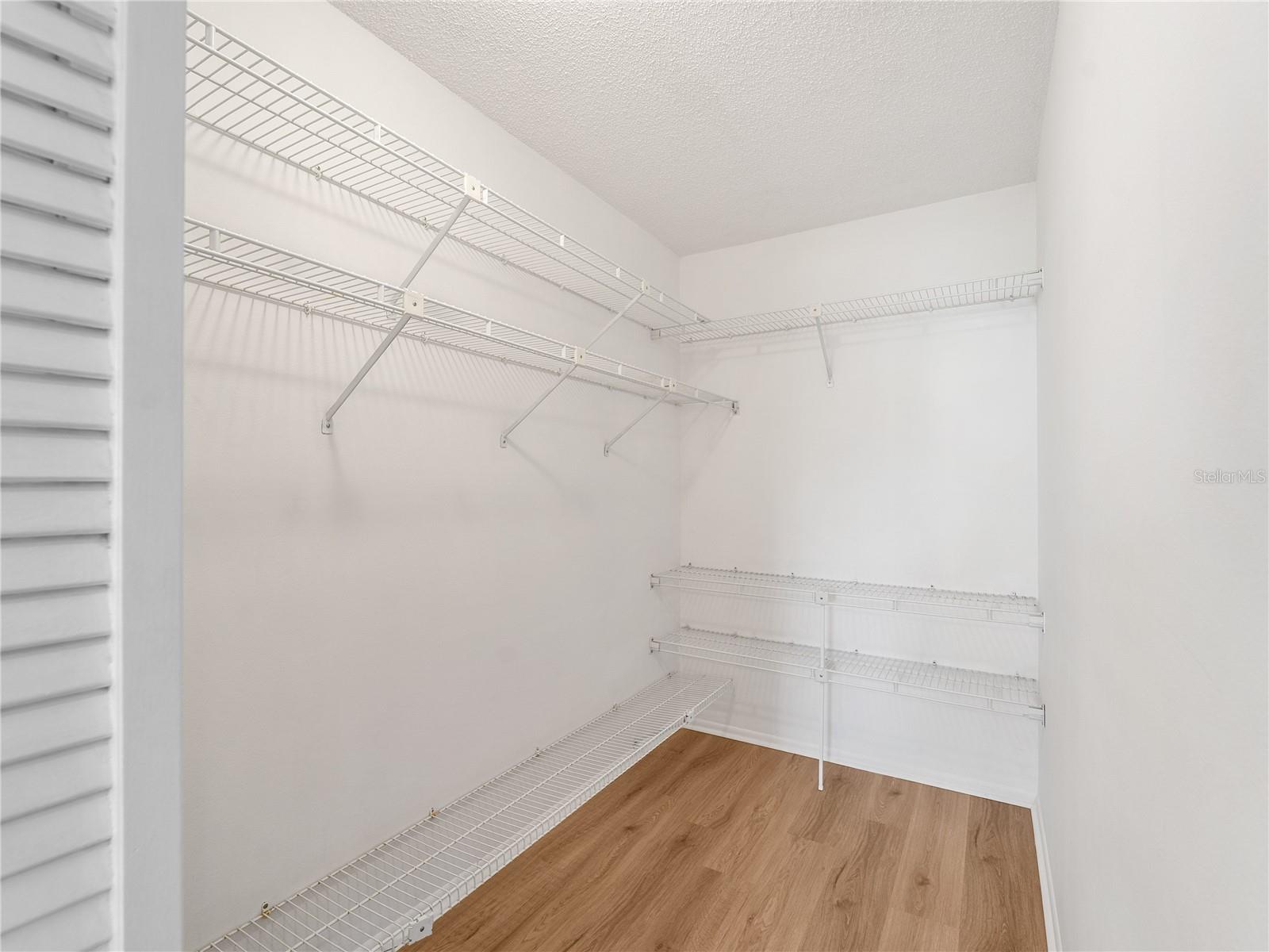 VILLAGE OAKS SEC B - Residential