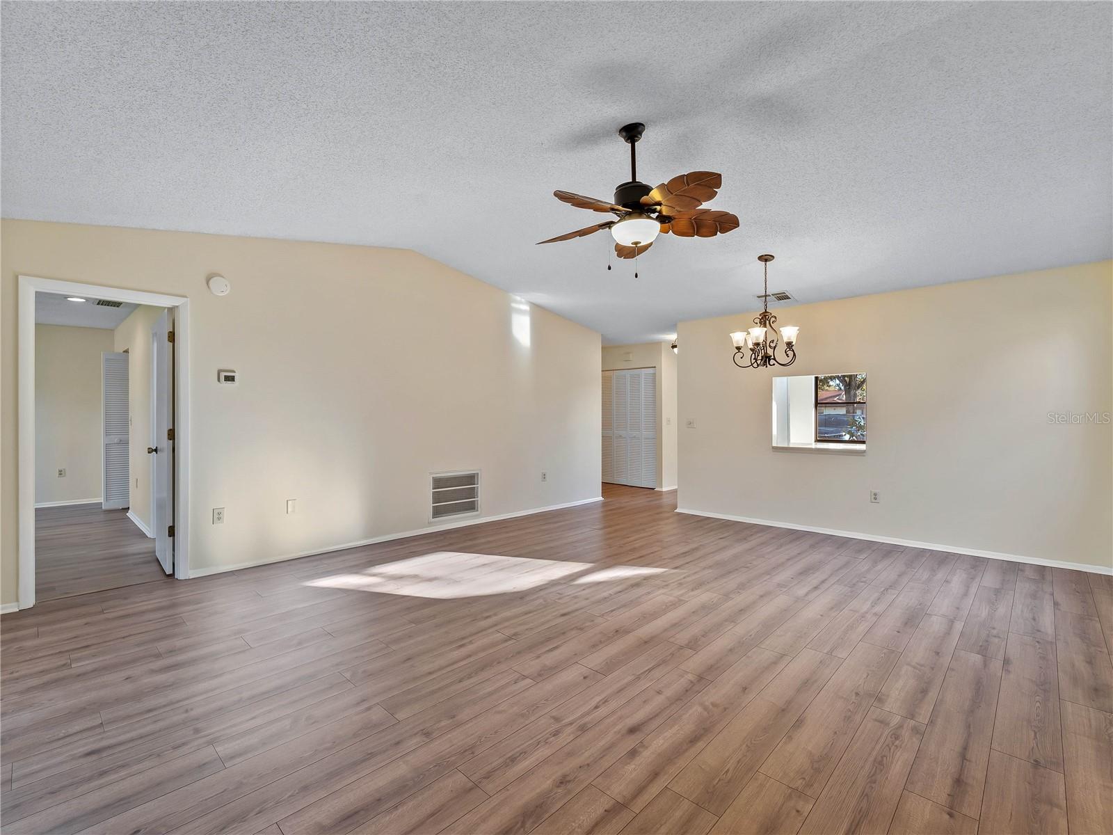 VILLAGE OAKS SEC B - Residential