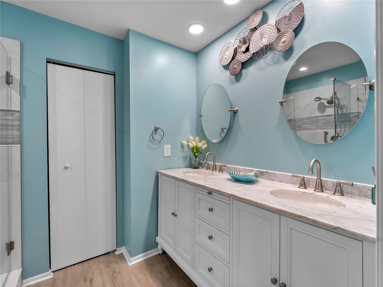 VILLAGE OAKS SEC B - Residential