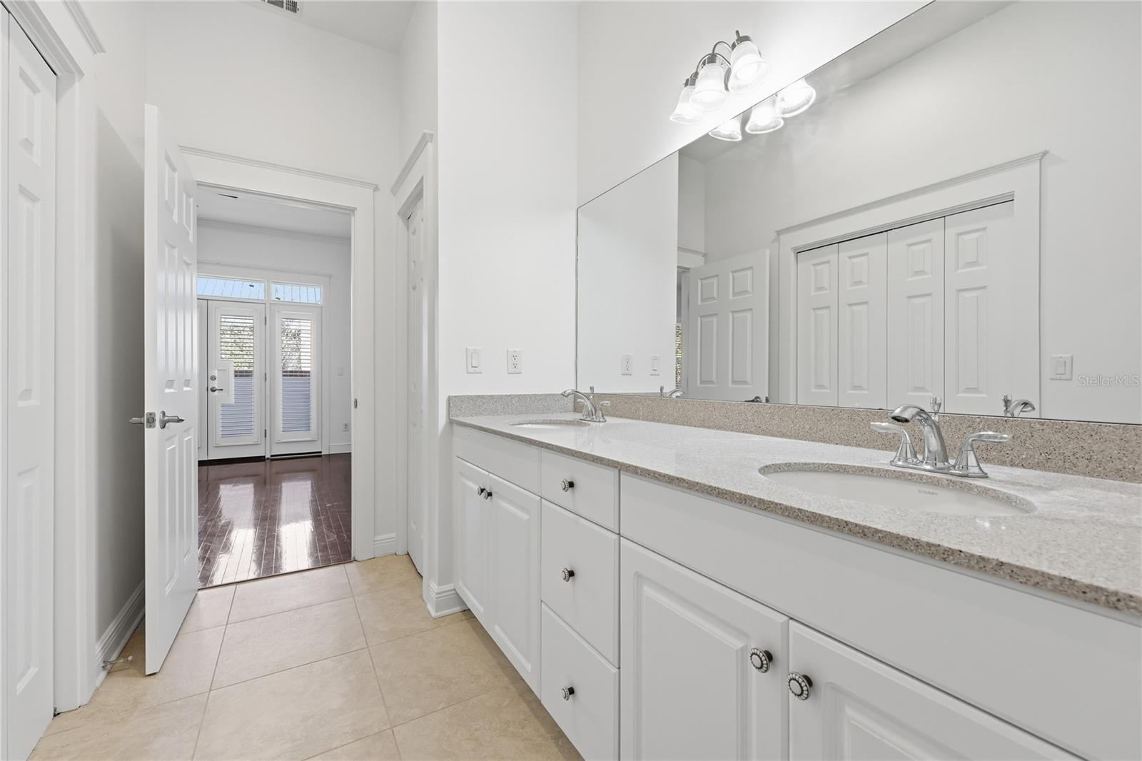 REGENTS PARK - Residential