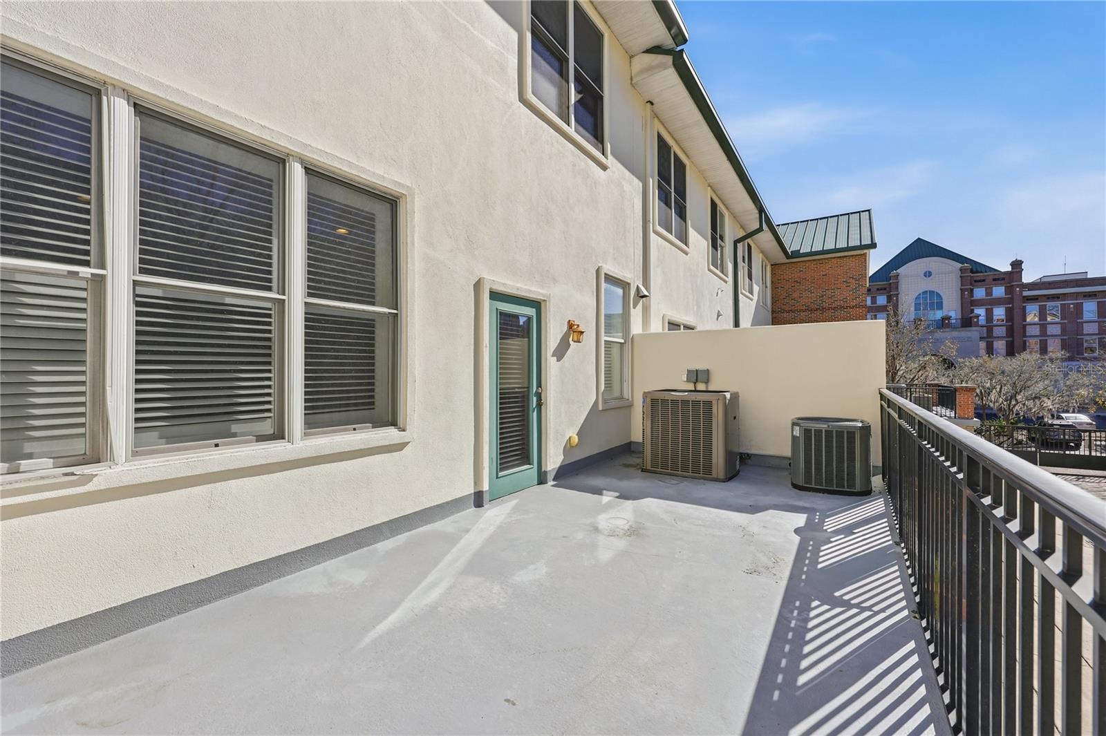 REGENTS PARK - Residential