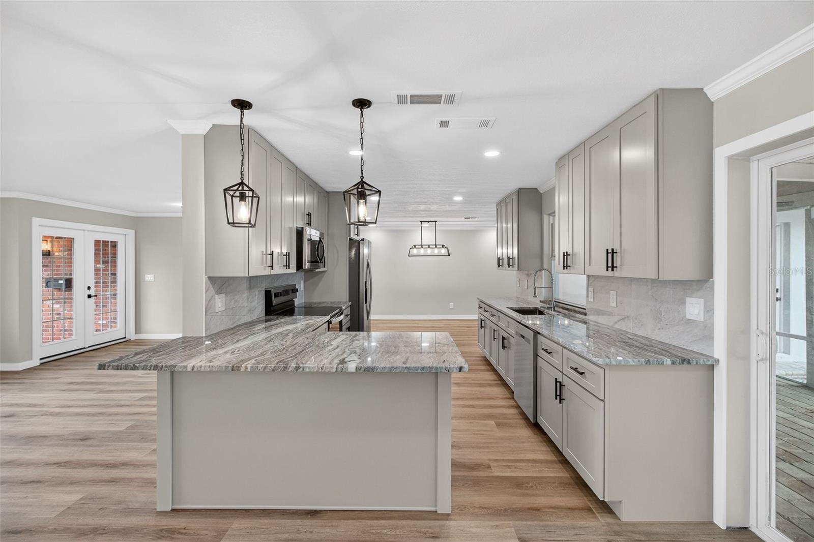 SHORE ACRES PT REP OF 2ND REP OF VENICE SE - Residential