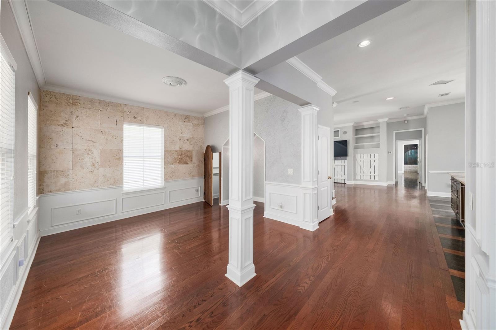 205 N VILLAGE STREET