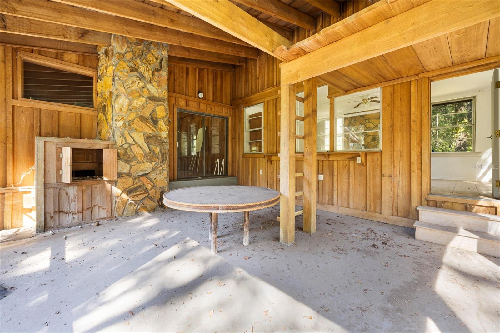 UNREC TRACTS IN 01-21S-20E - Residential