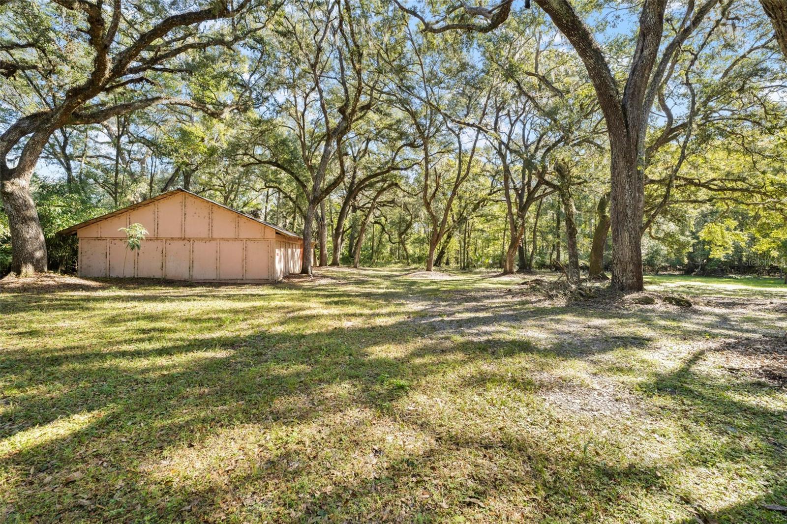 UNREC TRACTS IN 01-21S-20E - Residential