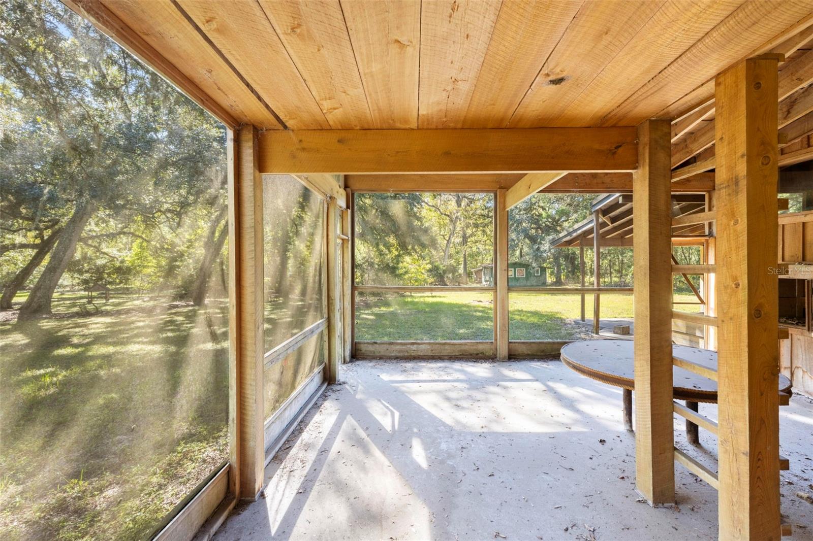 UNREC TRACTS IN 01-21S-20E - Residential