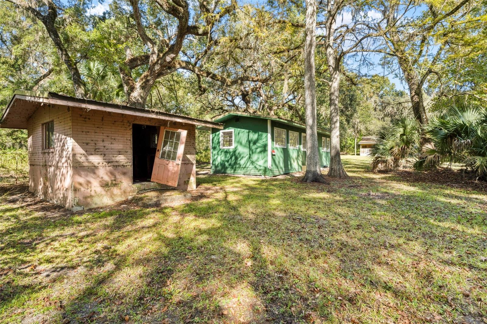 UNREC TRACTS IN 01-21S-20E - Residential