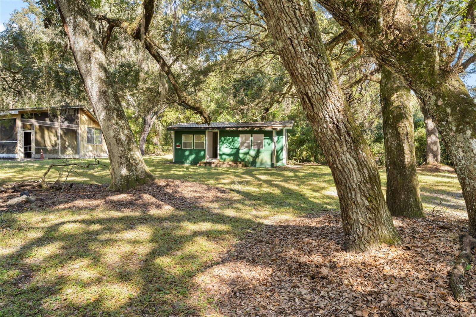 UNREC TRACTS IN 01-21S-20E - Residential